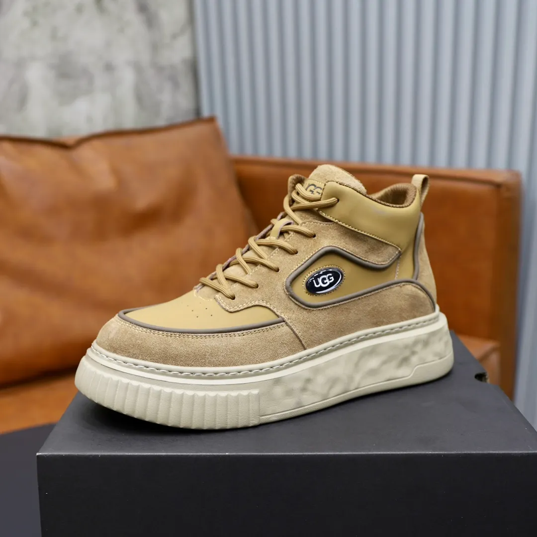Ex-factory price: 620💰Thick wool imported from Australia Brand: UGG genuine purchase Size: 39-44 Grade: Official website 1:1 Material: First layer of genuine leather waterproof and antifreeze upper Real wool lining Original non-slip soft wear-resistant outsole Style category: Men's casual shoes Trendy style Comfortable on the feet Color: Official website color synchronization